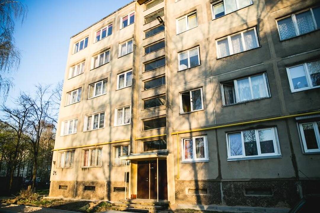 Pavojingas gaisras Partizanų gatvėje kilo dėl vaikų pokštų?