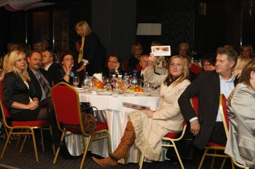 Labdaros aukcionas ištiesė pagalbos ranką mažiesiems