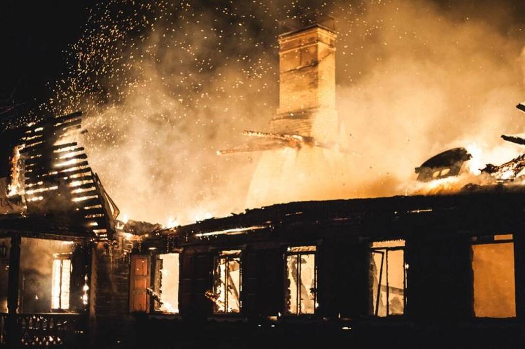 Ekspertai beveik neabejoja, kad restoranas „Bajorkiemis“ padegtas