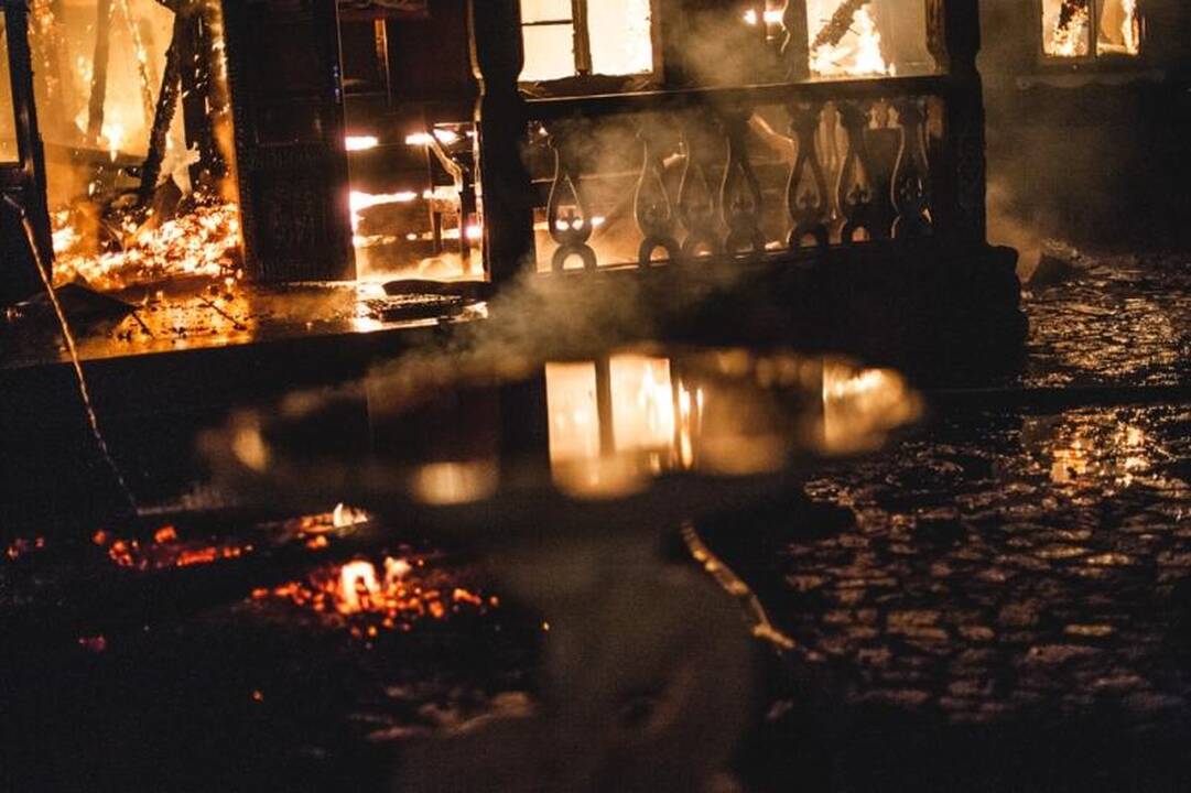 Ekspertai beveik neabejoja, kad restoranas „Bajorkiemis“ padegtas