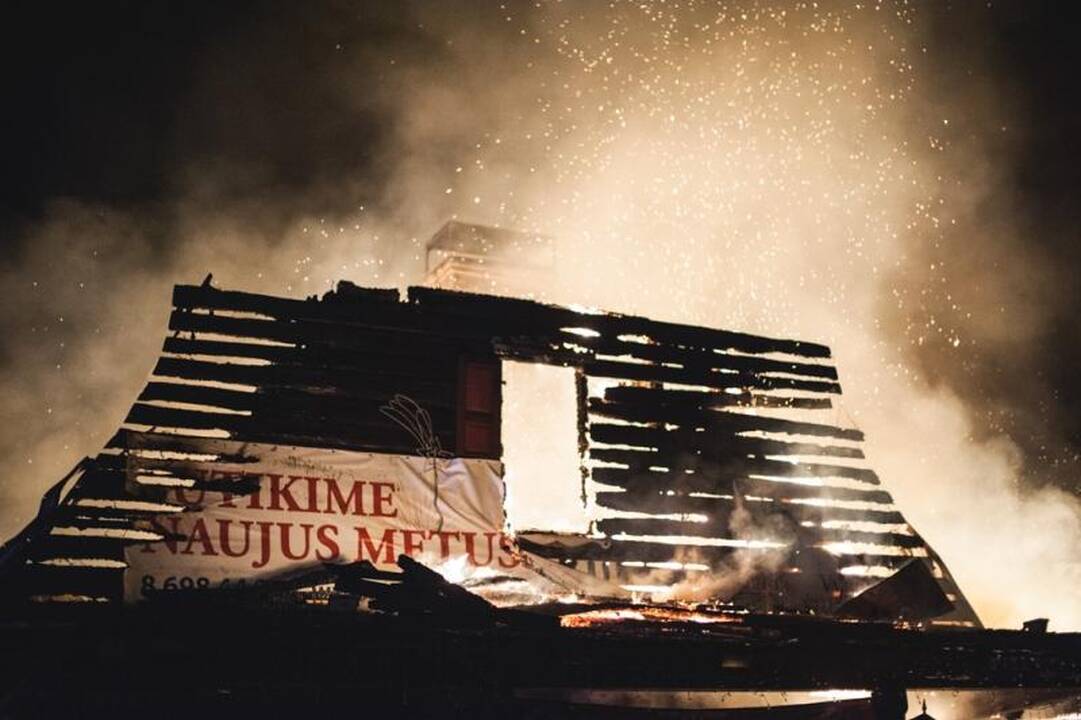 Ekspertai beveik neabejoja, kad restoranas „Bajorkiemis“ padegtas