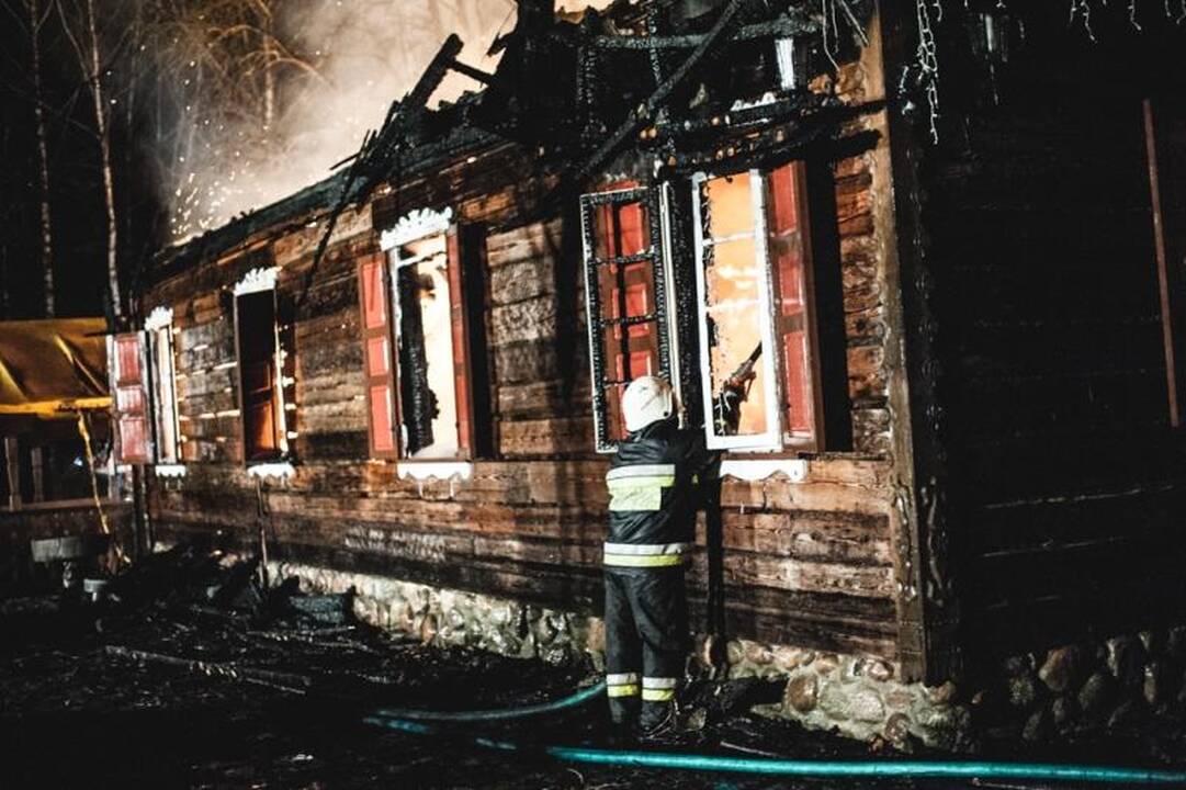 Ekspertai beveik neabejoja, kad restoranas „Bajorkiemis“ padegtas