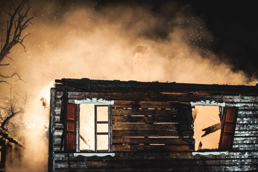 Ekspertai beveik neabejoja, kad restoranas „Bajorkiemis“ padegtas