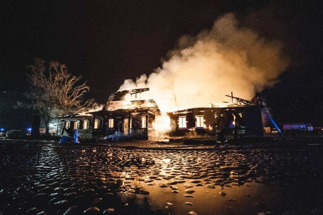 Ekspertai beveik neabejoja, kad restoranas „Bajorkiemis“ padegtas