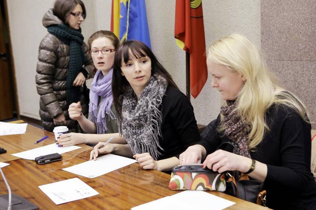Klaipėdiečiai piktinosi – nacionalinį diktantą skaitė per greitai 