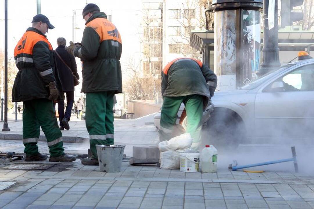 Nuspręsta pristabdyti tyrimą dėl Gedimino pr. trinkelių