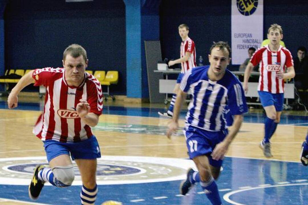 Salės futbolas: pirmoji „Nauticos“ pergalė