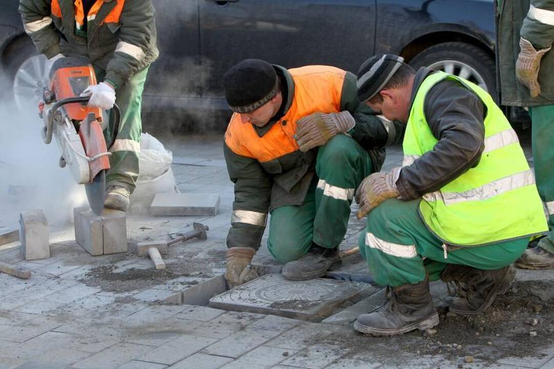 Policija ieškos dingusių sostinės Gedimino prospekto trinkelių