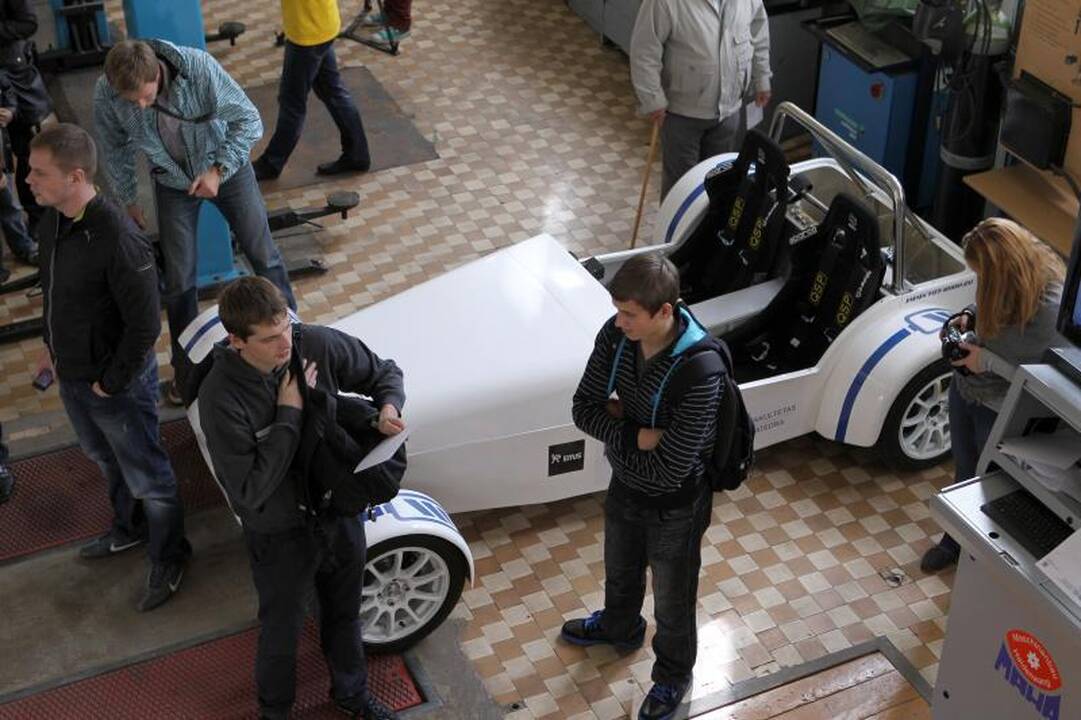 „Tyrėjų naktis“: pristatytas lietuviškas elektromobilis