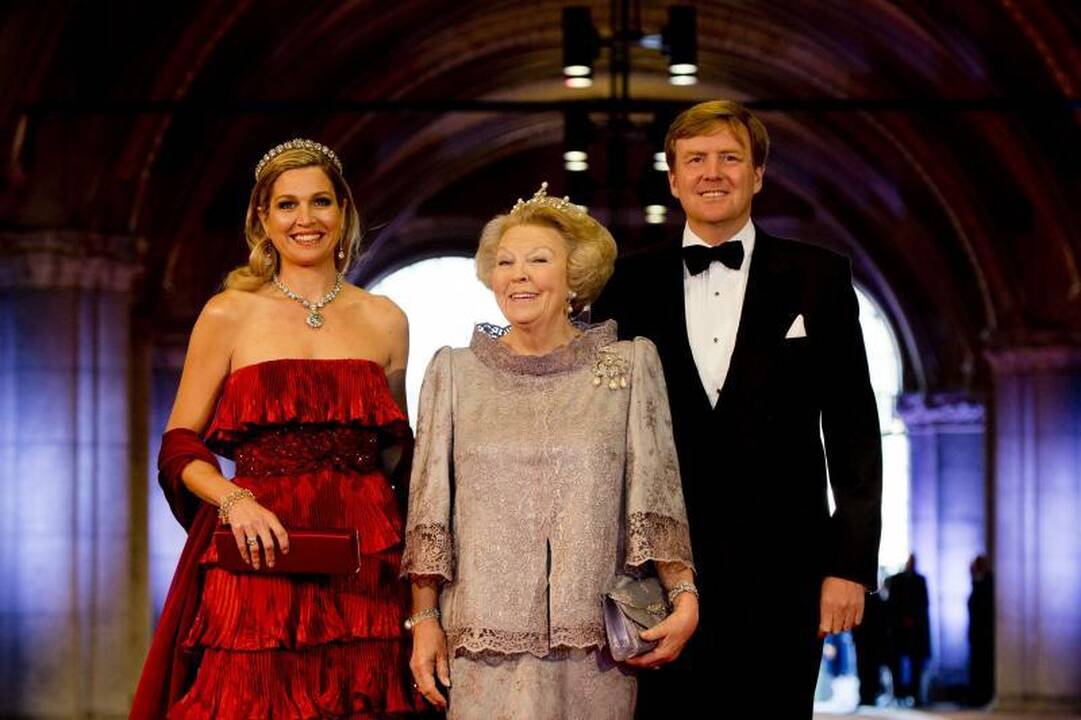Nyderlandų karalienė Beatrix atsisakė sosto: nuo šiol valdo jos sūnus