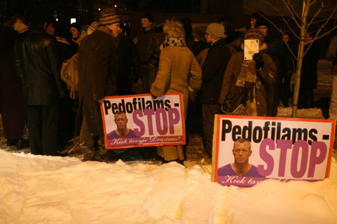 Pedofilijos skandalas: Vilniuje reikalauta A.Valantino galvos (papildyta)