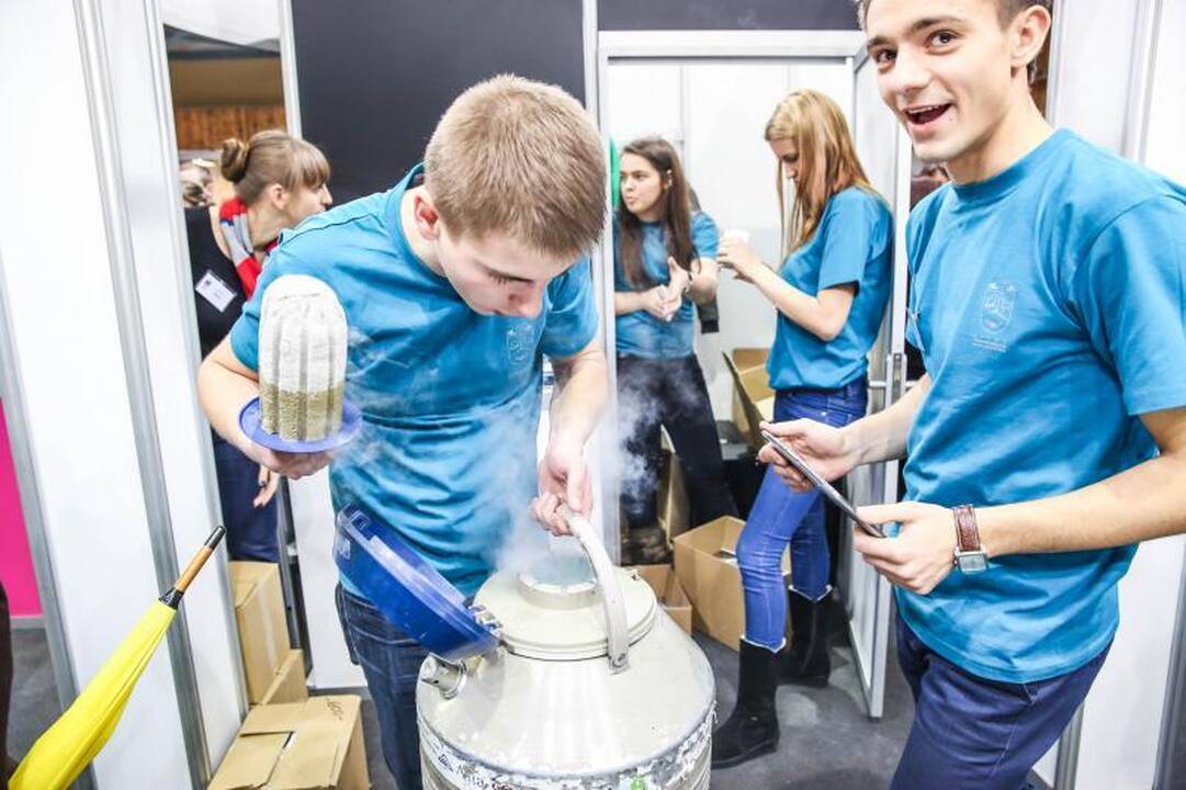 Aukštųjų mokyklų mugėje moksleivius labiausiai domino nemokami mokslai