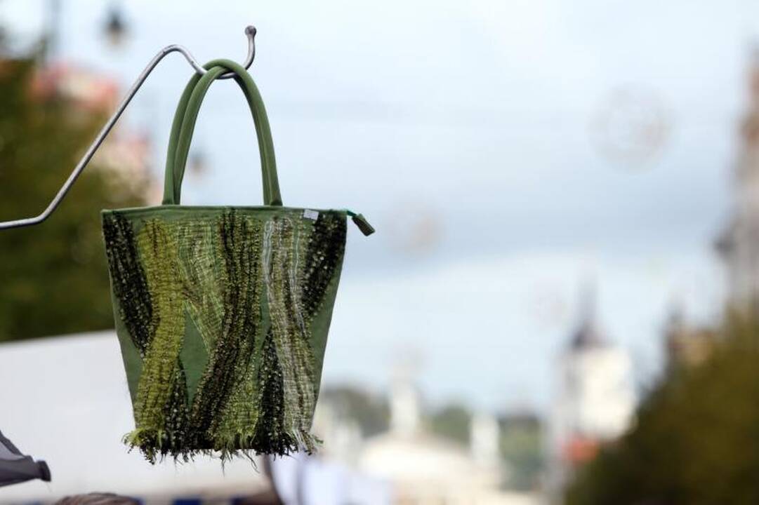 Tautų mugėje – sūriai, kailiai ir folklorinės tautų dainos