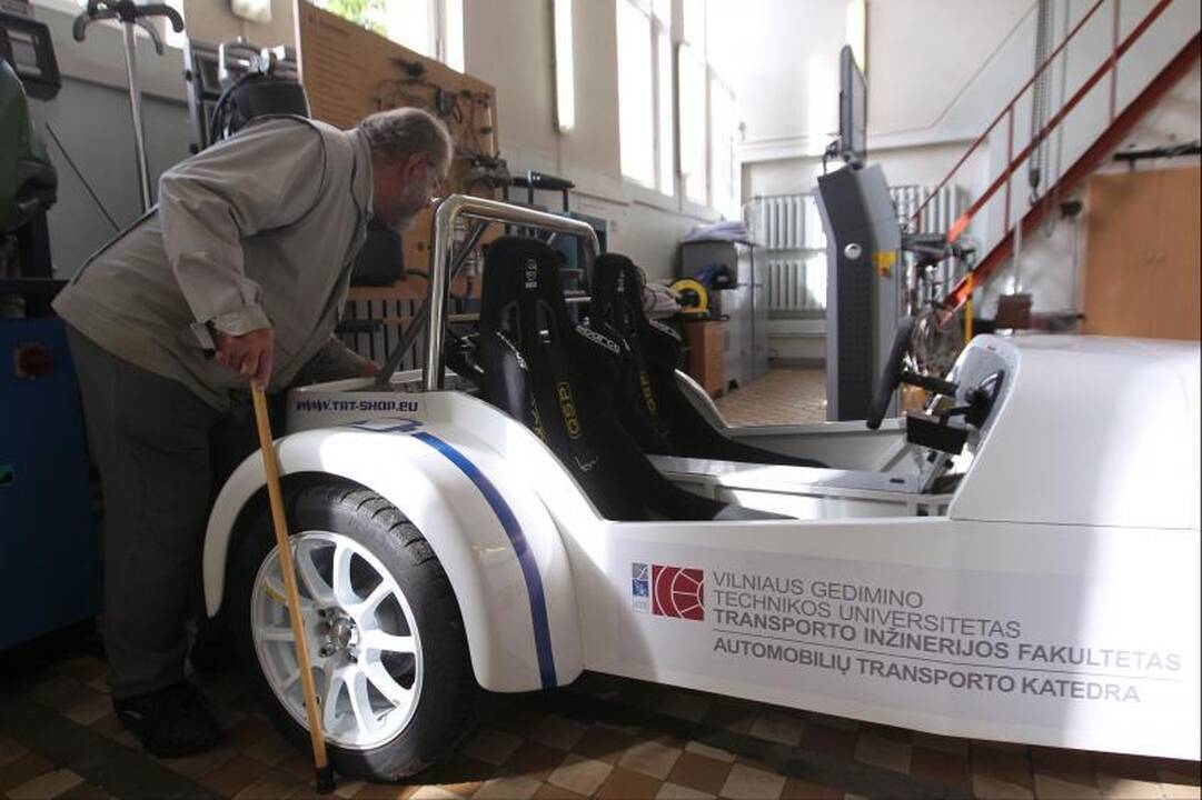 „Tyrėjų naktis“: pristatytas lietuviškas elektromobilis