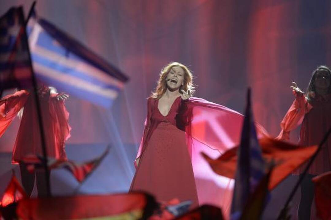Šių metų „Eurovizijos“ akcentai – lesbiečių bučinys ir Graikijos krizė