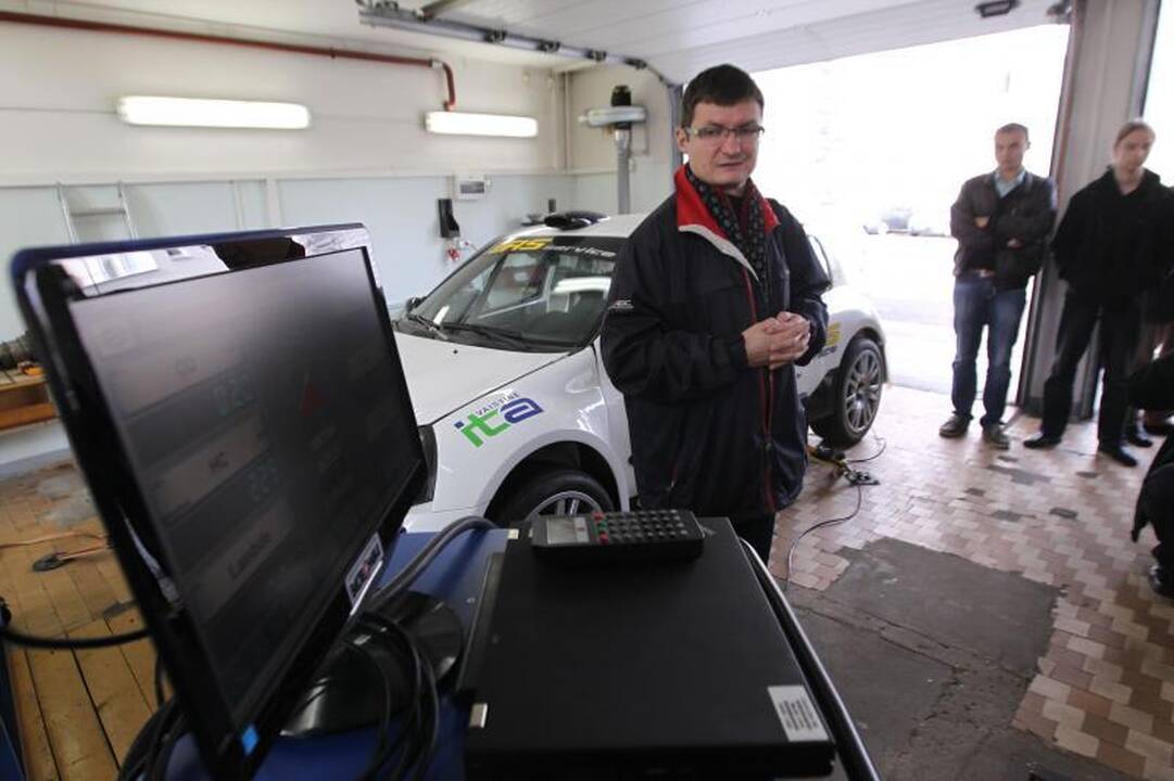 „Tyrėjų naktis“: pristatytas lietuviškas elektromobilis