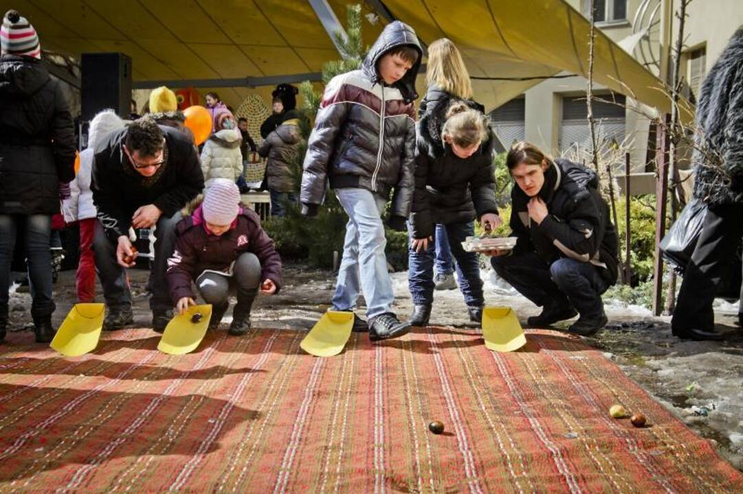 Pavasariškas oras vilniečius viliojo švęsti Atvelykį