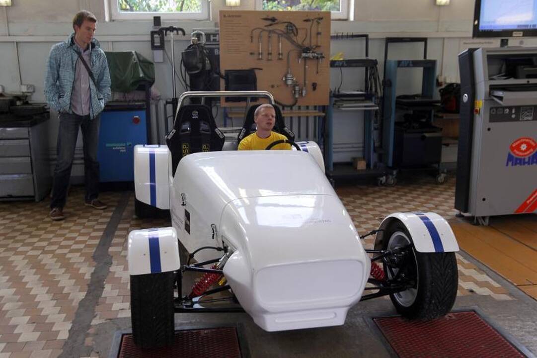 „Tyrėjų naktis“: pristatytas lietuviškas elektromobilis