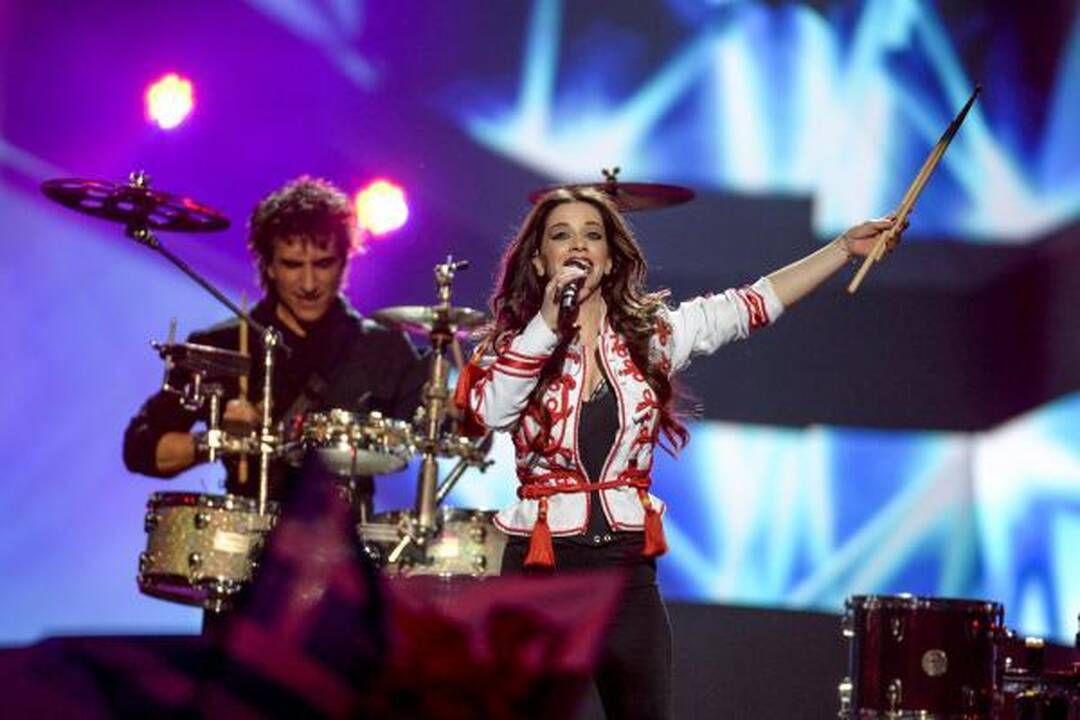 Šių metų „Eurovizijos“ akcentai – lesbiečių bučinys ir Graikijos krizė