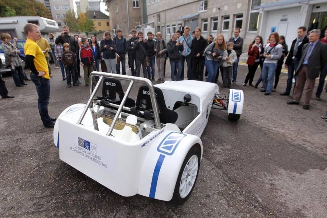 „Tyrėjų naktis“: pristatytas lietuviškas elektromobilis