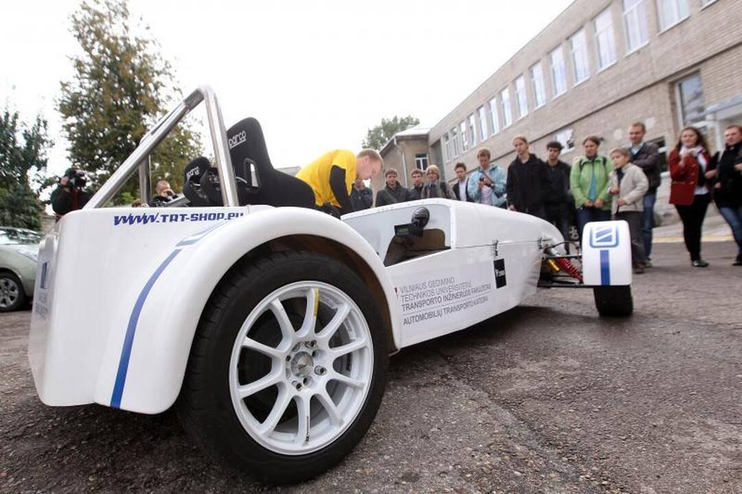 „Tyrėjų naktis“: pristatytas lietuviškas elektromobilis