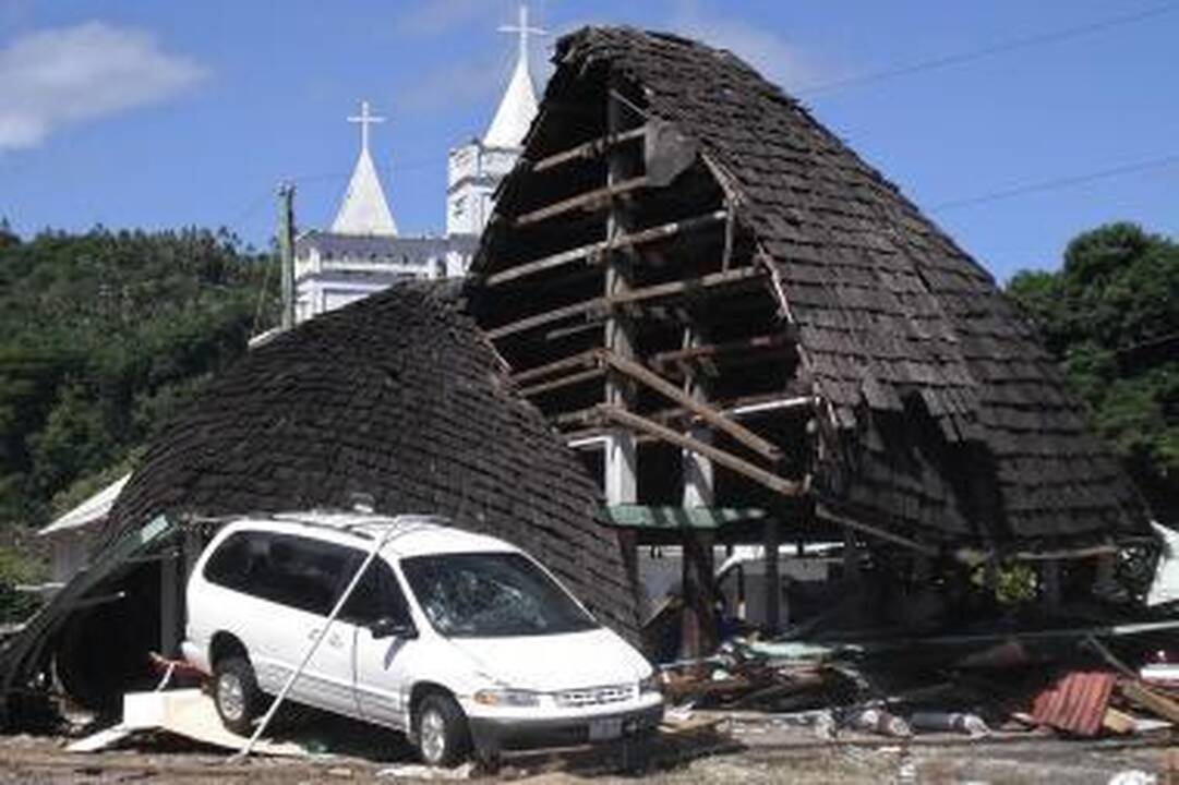 Cunamis Indonezijoje pareikalavo mažiausiai 108 žmonių gyvybių