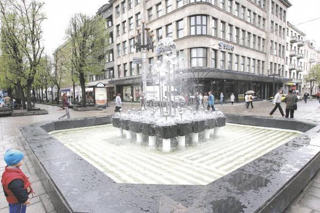 Laisvės alėjos vitrinų klyksmas - „Išnuomojama“!