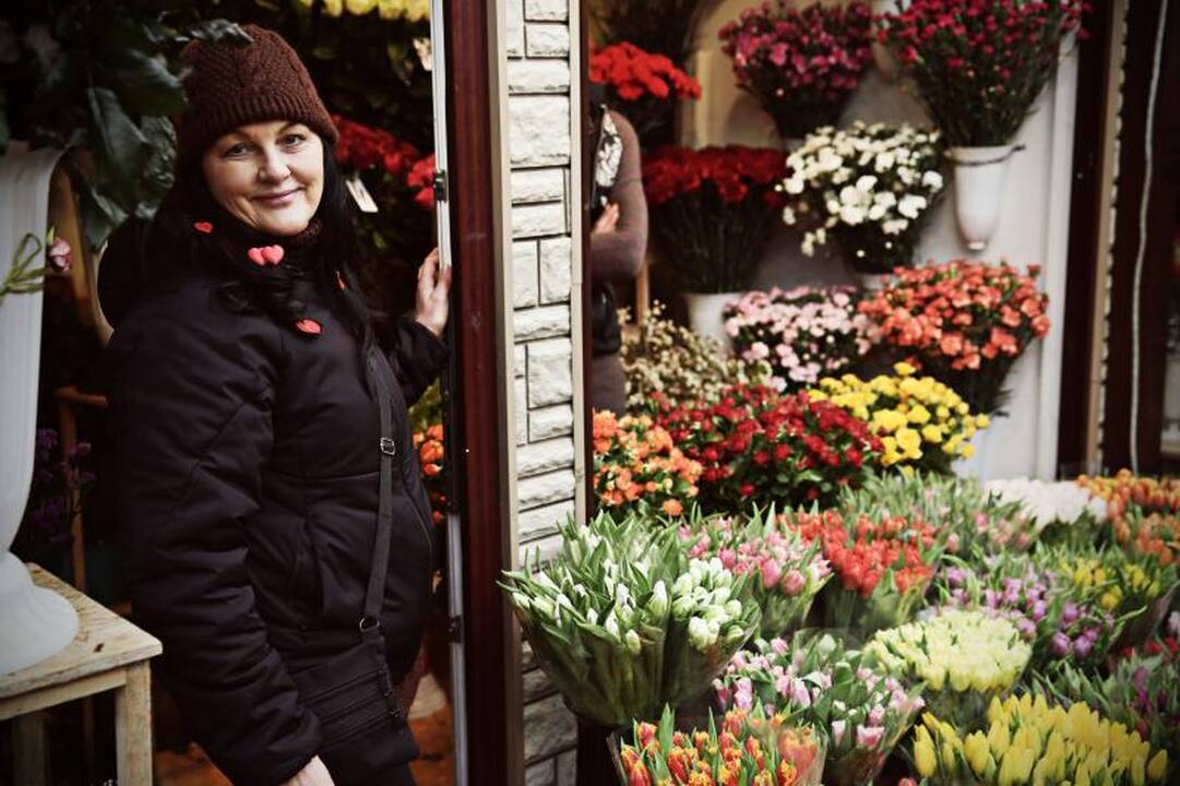 Meilės dieną Kaune – pustuštė Rotušė ir gėlių pirkimo bumas