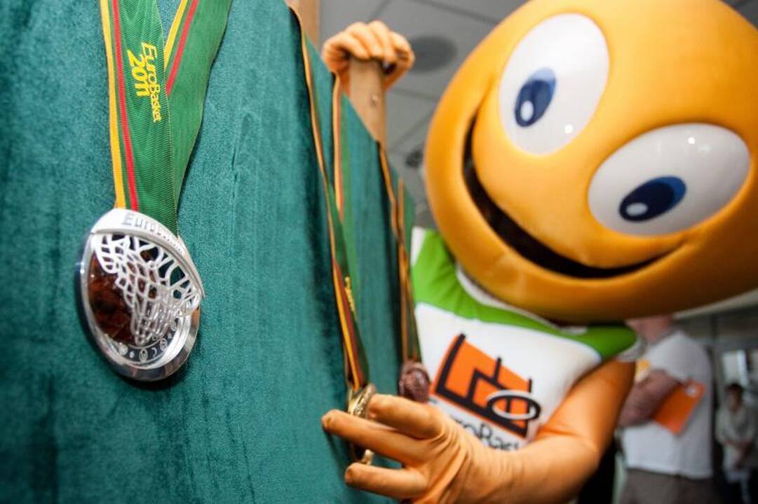 Prieš krepšinio rungtynes gali būti prekiaujama padirbtais bilietais