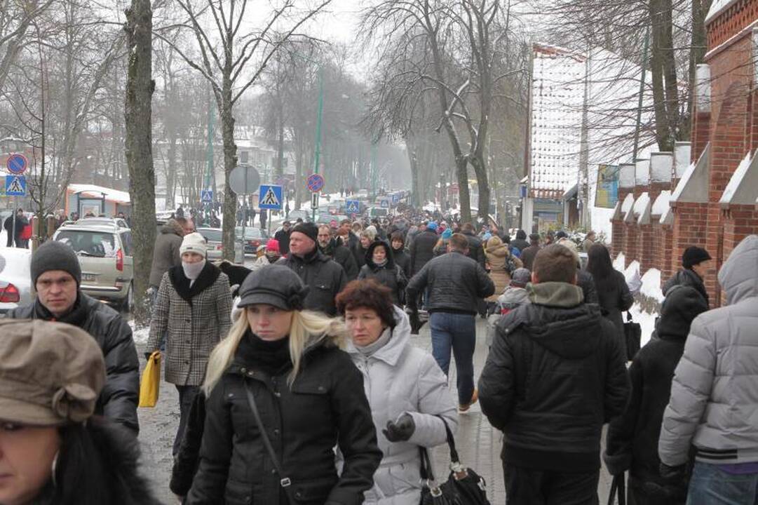 „Palangos stinta“: spūstys prie miesto prieigų dėl žuvelės už 2 litus