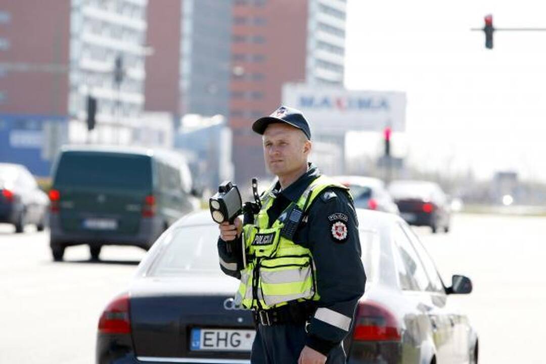 Policininkai aktyviau tikrins mašinų greitį