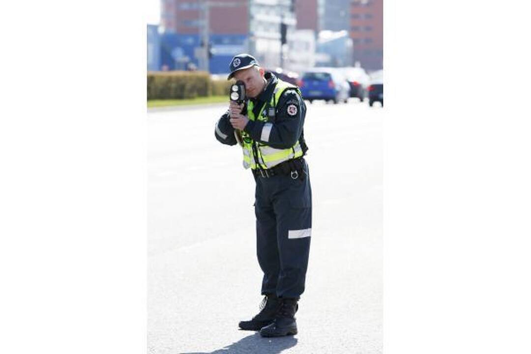Policininkai aktyviau tikrins mašinų greitį