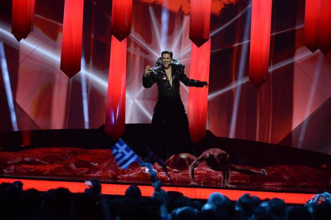 Šių metų „Eurovizijos“ akcentai – lesbiečių bučinys ir Graikijos krizė