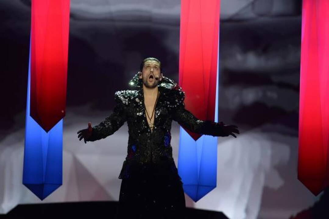 Šių metų „Eurovizijos“ akcentai – lesbiečių bučinys ir Graikijos krizė