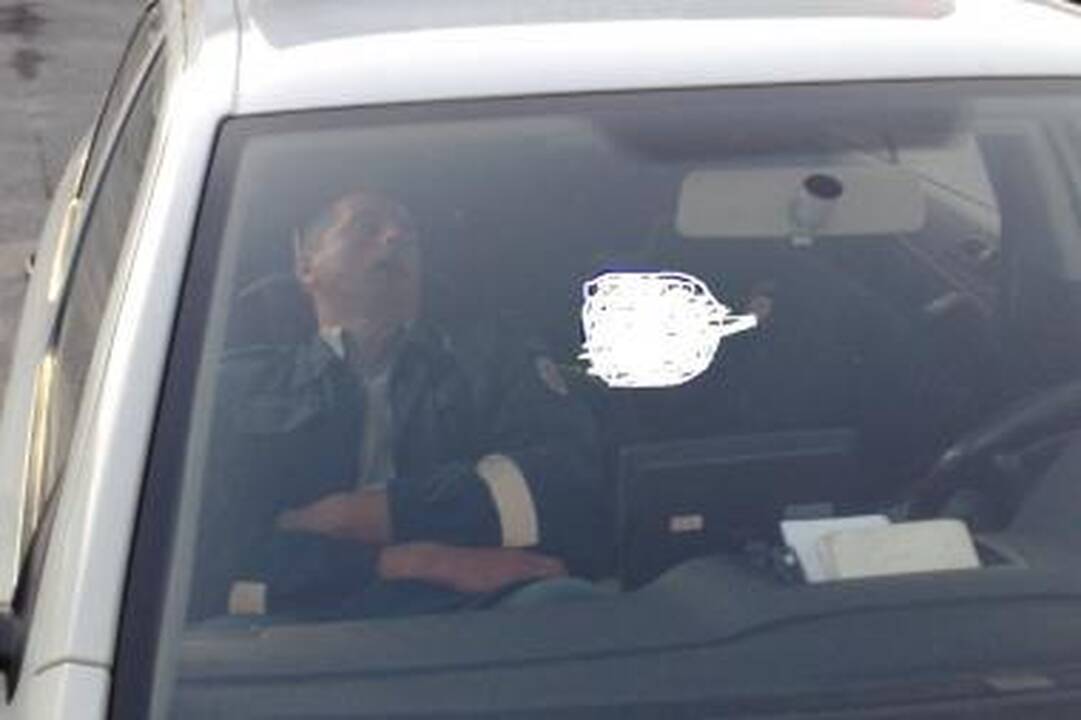 Snaudžiantis policininkas kelia nerimą Prienų gyventojams