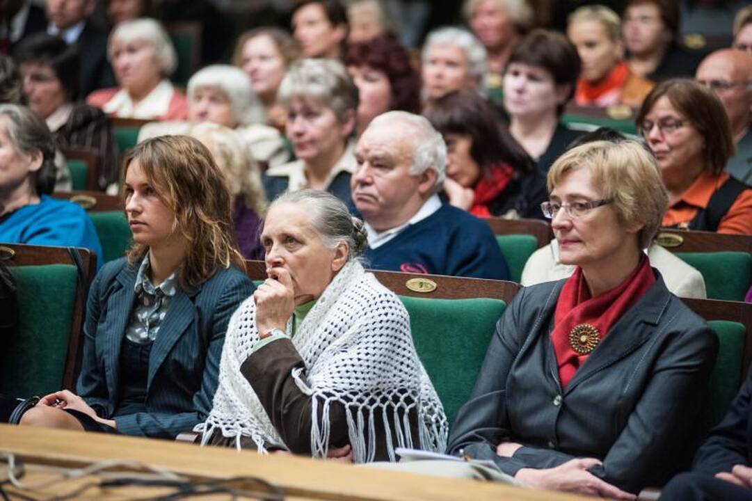 Tautinio paveldo virusas: iš molio dirbinių uždirba net trylikametis