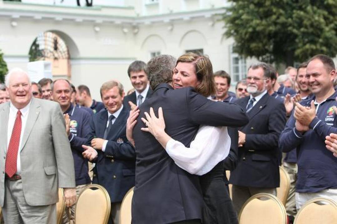 P.Kovas N.Narmontaitei pasipiršo prezidentūroje
