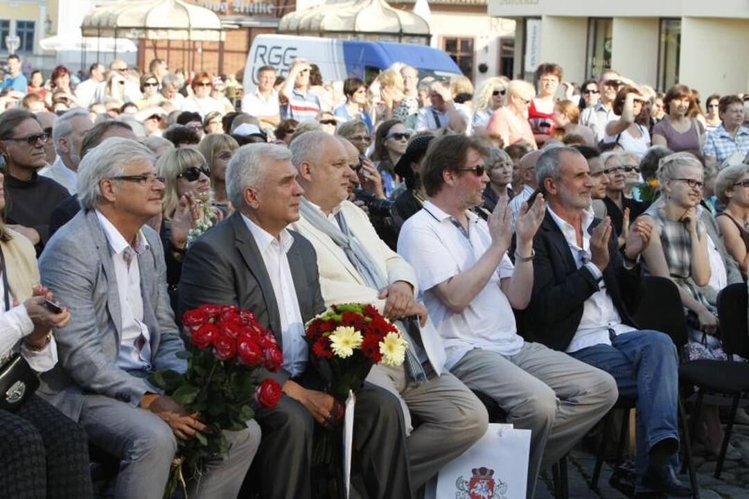 Valstybės dienos išvakarėse Klaipėdoje pagerbtas Vytautas Paukštė