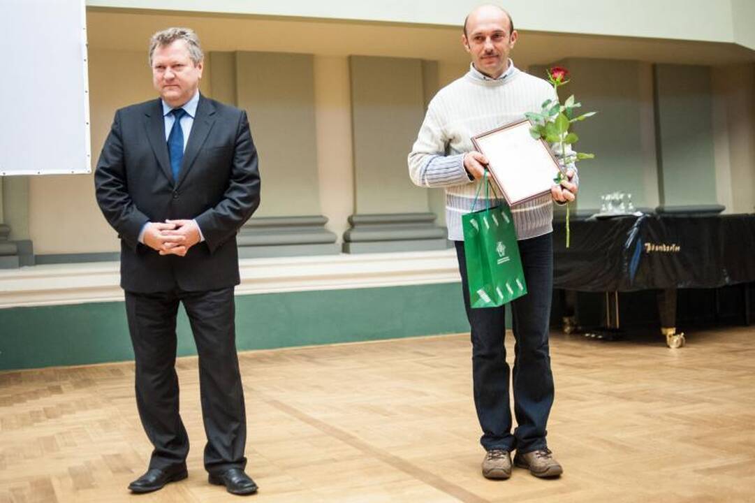 Tautinio paveldo virusas: iš molio dirbinių uždirba net trylikametis