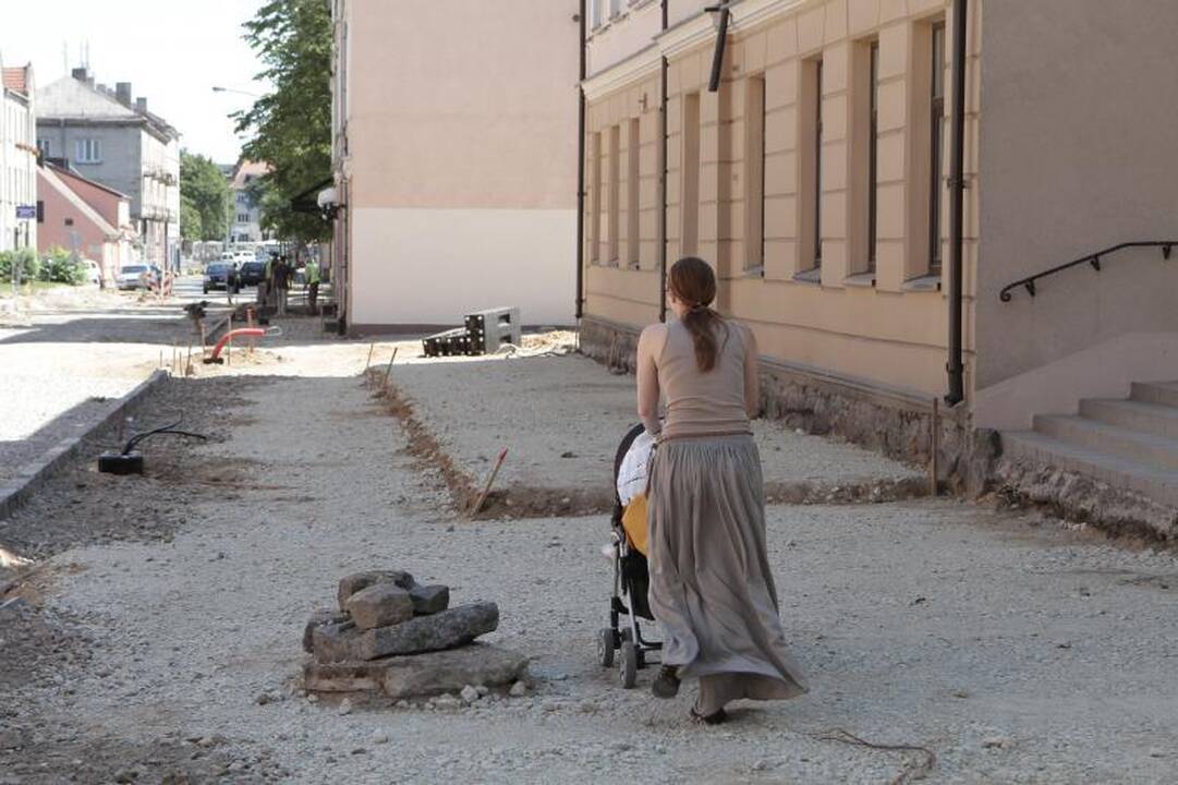 J.Janonio gatvėje pradėta kloti šaligatvius