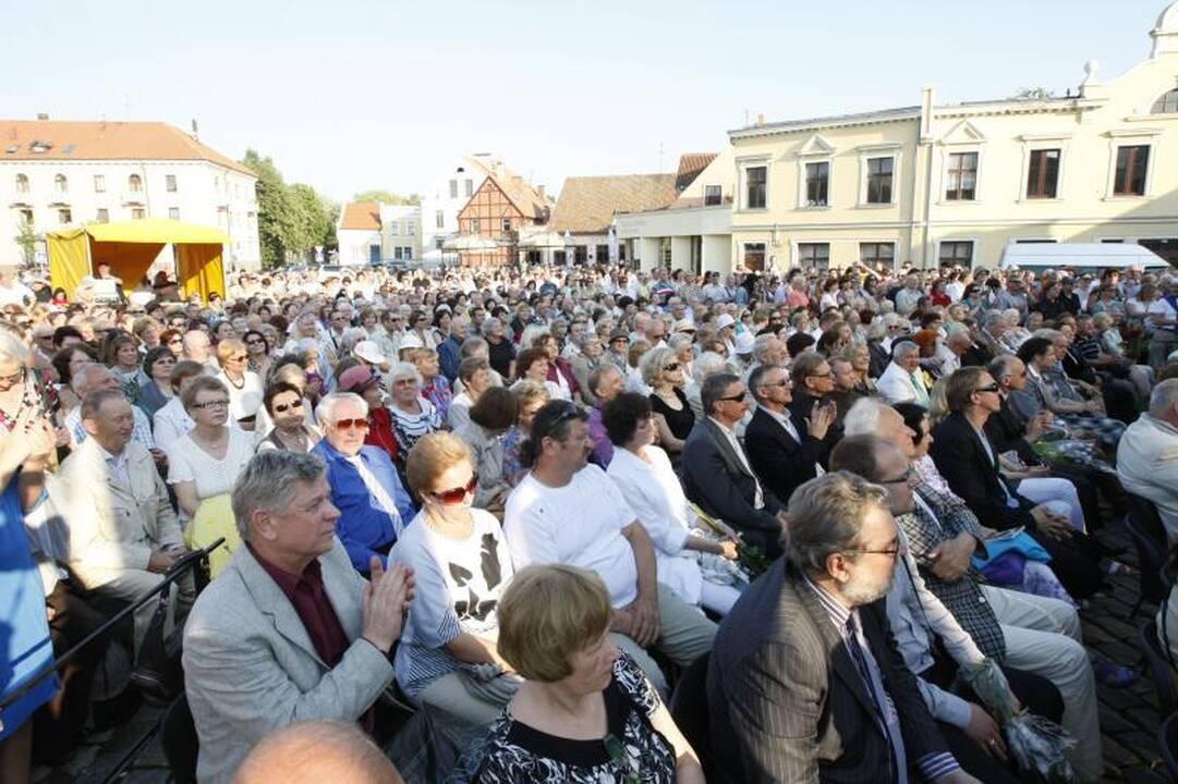 Valstybės dienos išvakarėse Klaipėdoje pagerbtas Vytautas Paukštė
