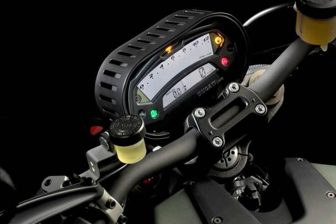 „Ducati“ akibrokštas - dyzelinis motociklas