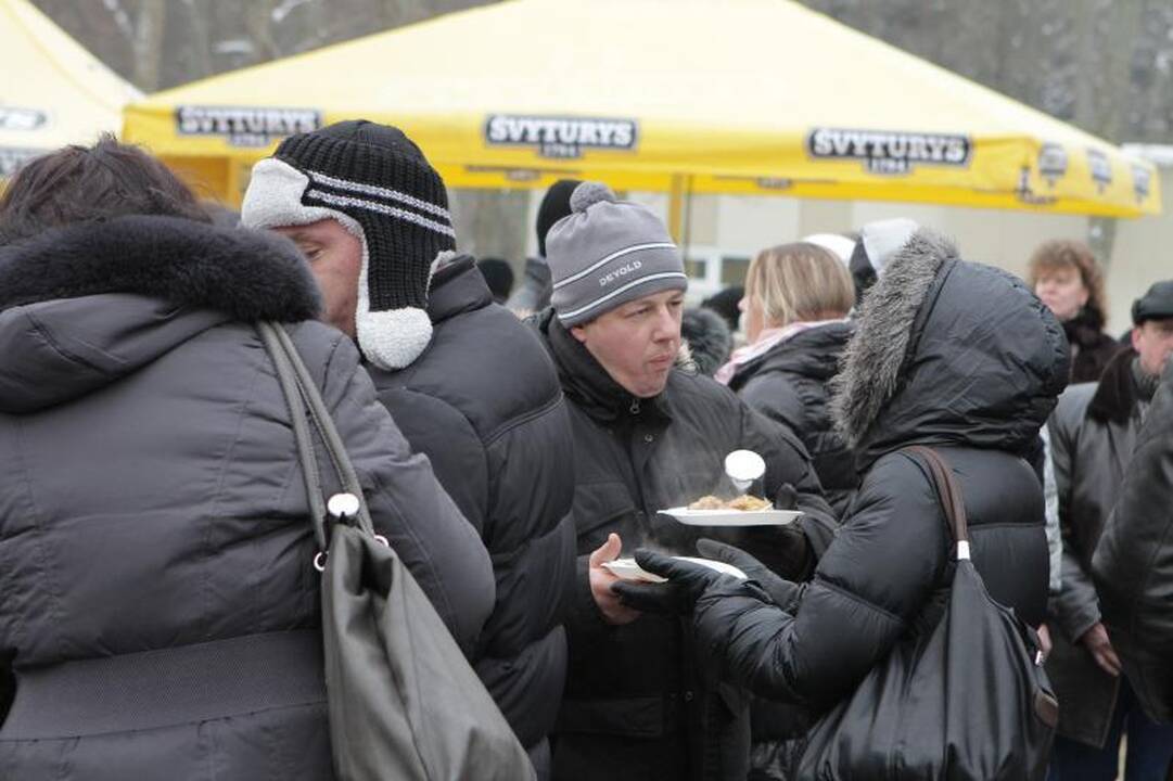 „Palangos stinta“: spūstys prie miesto prieigų dėl žuvelės už 2 litus