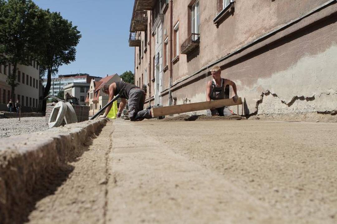 J.Janonio gatvėje pradėta kloti šaligatvius