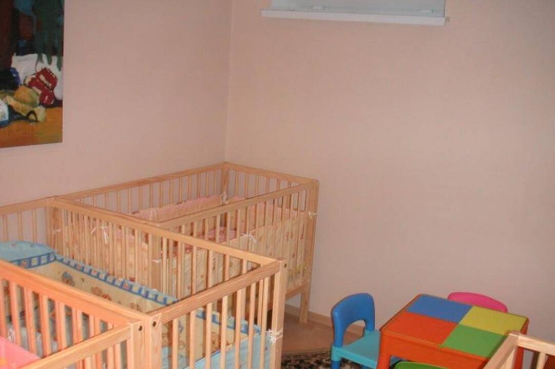 Vilniuje uždarytame darželyje-lopšelyje vaikai miegojo rūsyje