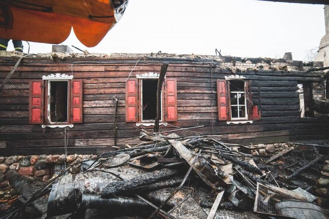 Ekspertai beveik neabejoja, kad restoranas „Bajorkiemis“ padegtas