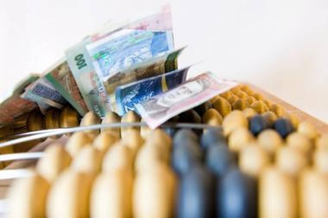 Finansų ministerija po 2 metų atskleidė, kad skolinosi beveik už 11 proc. palūkanas