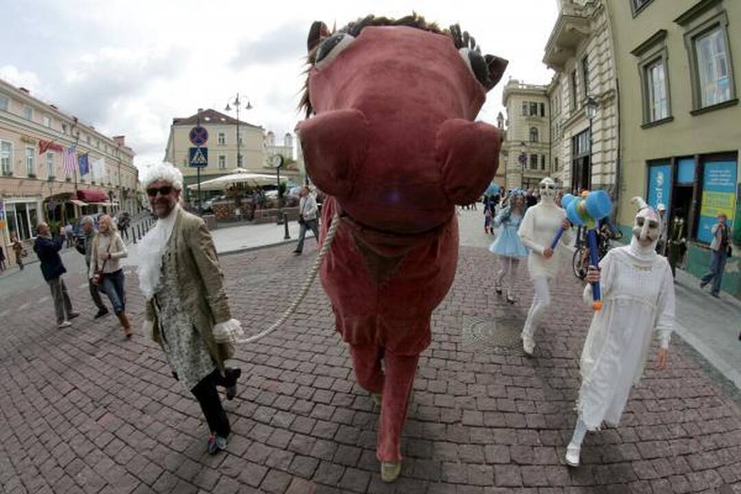 Rotušės aikštėje įsikūrė auksakaliai, puodžiai ir audėjos