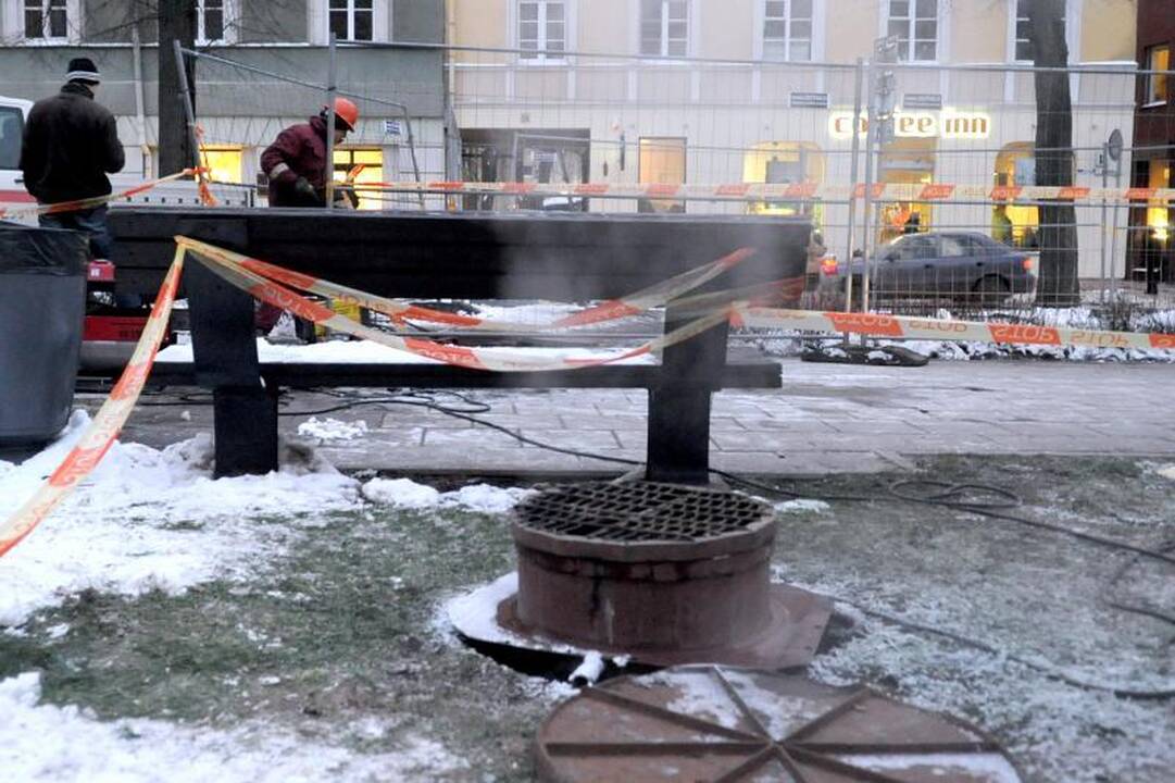 Vilniaus Vokiečių gatvėje trūko vamzdis  