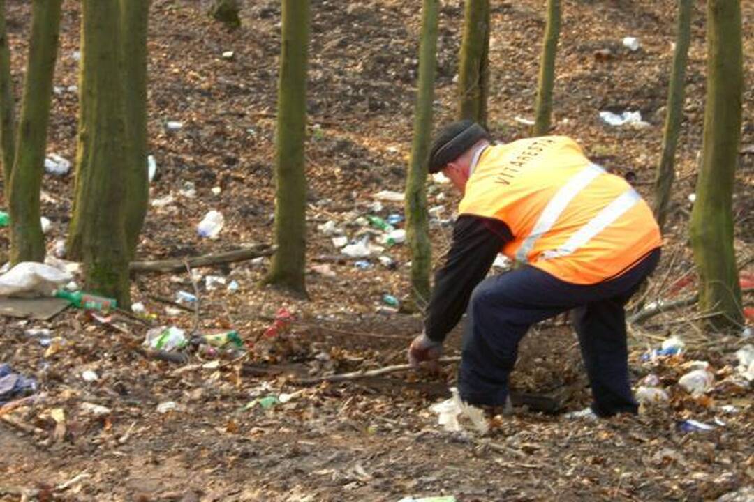 Šiukšles iš Panemunės šilo padėjo valyti ir gyventojai
